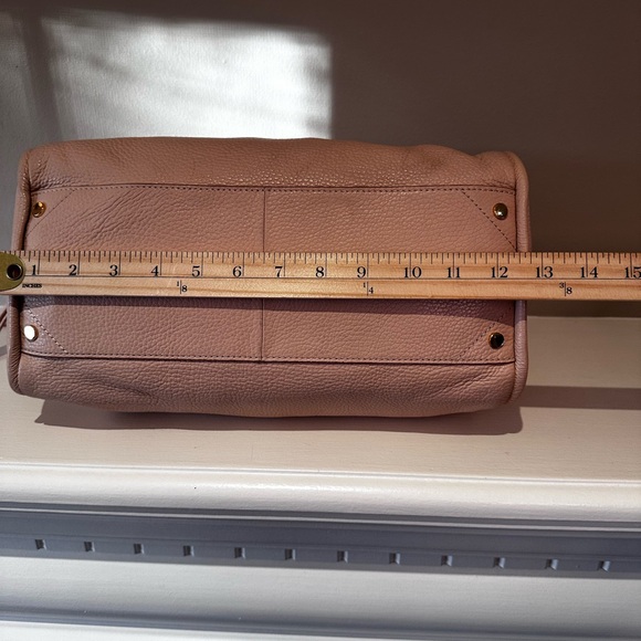 Banana Republic Elegant Beige Soft Pink Leather Shoulder Bag - Picture 9 of 15